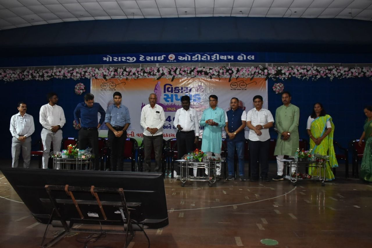 વિકાસ સપ્તાહ – ૨૦૨૫ – વલસાડ જિલ્લોવિધાનસભા નાયબ મુખ્ય દંડકશ્રી વિજયભાઈ પટેલના હસ્તે વલસાડ જિલ્લાના આશરે રૂ. ૪૯ કરોડના વિકાસકાર્યોનું લોકાર્પણ – ખાતમુહુર્ત!